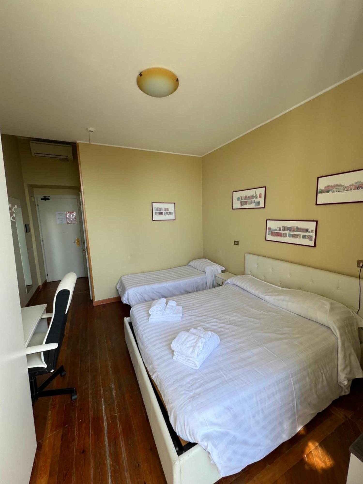 Hotel Petit Royal Ospedaletti Buitenkant foto