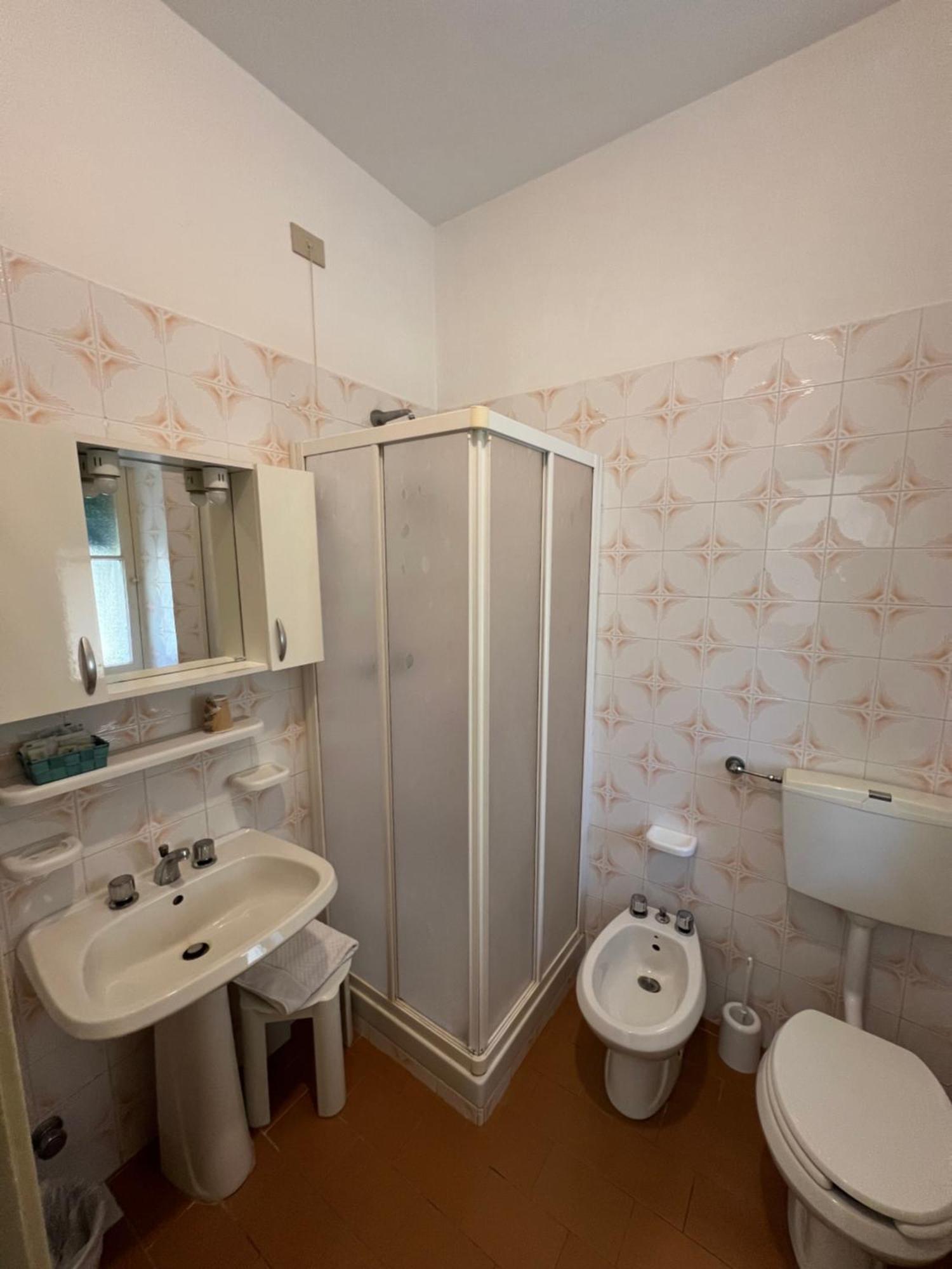 Hotel Petit Royal Ospedaletti Buitenkant foto