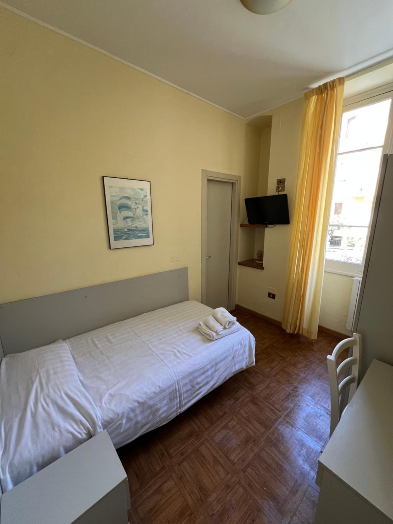 Hotel Petit Royal Ospedaletti Buitenkant foto